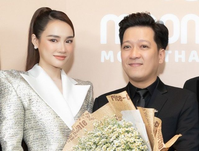 Sao Việt tuần qua (21-27/12): BTV Quang Minh bật khóc trên sóng truyền hình, các sao tưng bừng đón Giáng sinh