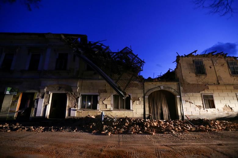 Cảnh tiêu điều, đổ nát sau 4 trận động đất mạnh làm rung chuyển Croatia