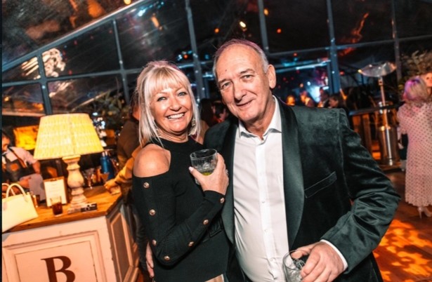 Cha David Beckham tổ chức đám cưới bí mật với nữ triệu phú 62 tuổi Cha David Beckham tổ chức đám cưới bí mật với nữ triệu phú 62 tuổi