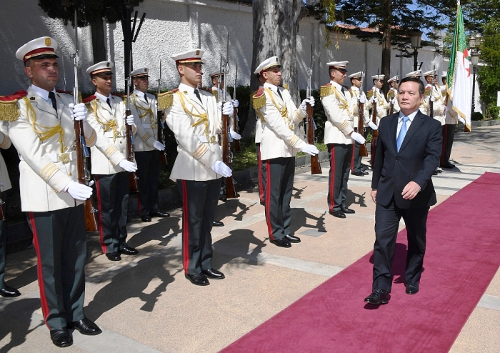 dai su pham quoc tru trinh thu uy nhiem len tong thong algeria