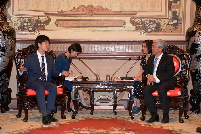 lanh dao tp ho chi minh tiep thu truong bo ngoai giao nhat ban