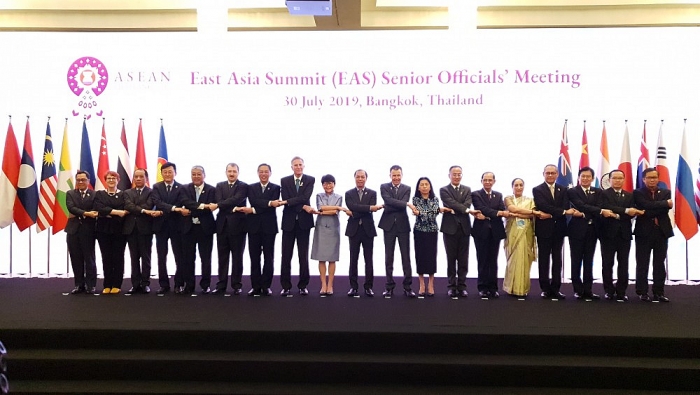 viet nam du cac cuoc hop quan trong chuan bi cho amm52 asean3 va eas