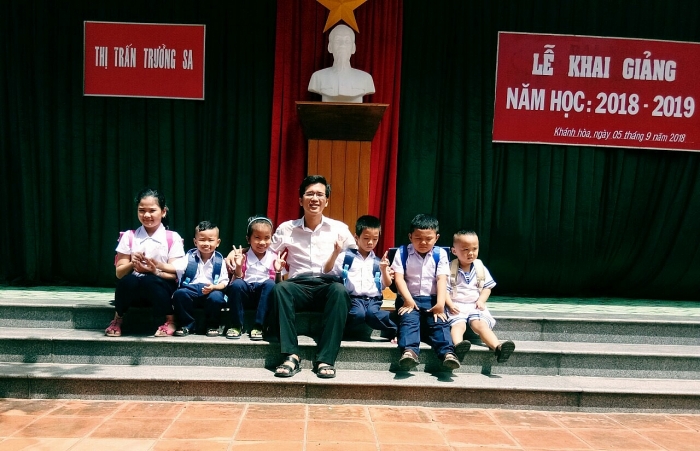 Trường học giữa nắng cháy và gió mặn Trường Sa truong hoc giua nang chay va gio man truong sa