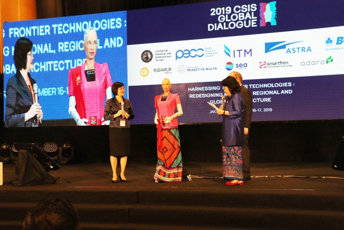 tan dung cac cong nghe tien phong de dinh hinh cau truc quoc gia khu vuc va toan cau