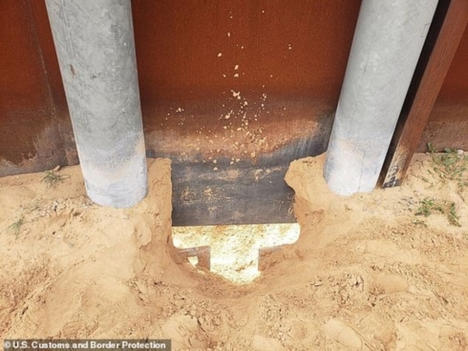 Mỹ: 376 người xin tị nạn sau khi "xuyên thủng" bức tường biên giới 376 nguoi xin ti nan sau khi xuyen thung buc tuong bien gioi my