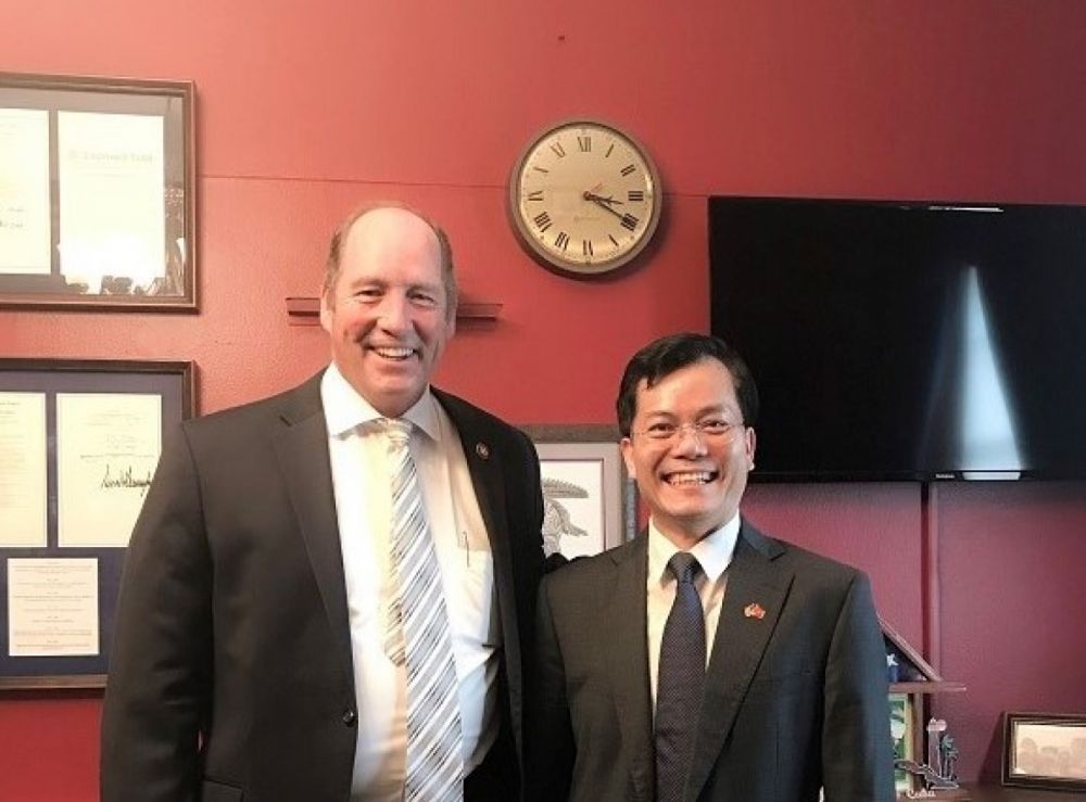 Đại sứ Hà Kim Ngọc tọa đàm với Hạ nghị sỹ Hoa Kỳ Ted Yoho