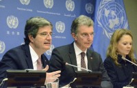 nuoc phap co dang xoay truc va tro ve voi ve chau phi