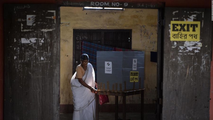 an do khoi dong cuoc bau cu lon nhat lich su thu tuong modi dua ra nhieu cam ket