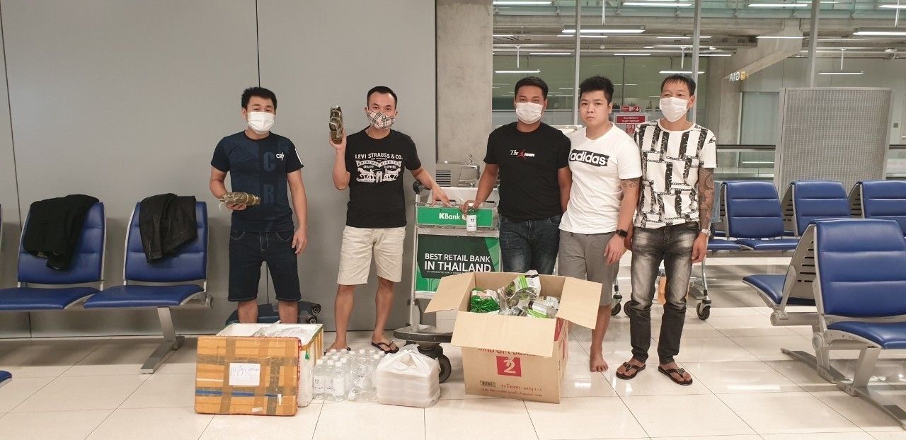 Đại sứ quán Việt Nam tại Thái Lan hỗ trợ 5 công dân bị mắc kẹt ở sân bay Survanabhumi dai su quan viet nam tai thai lan ho tro 5 cong dan bi mac ket o san bay survanabhumi