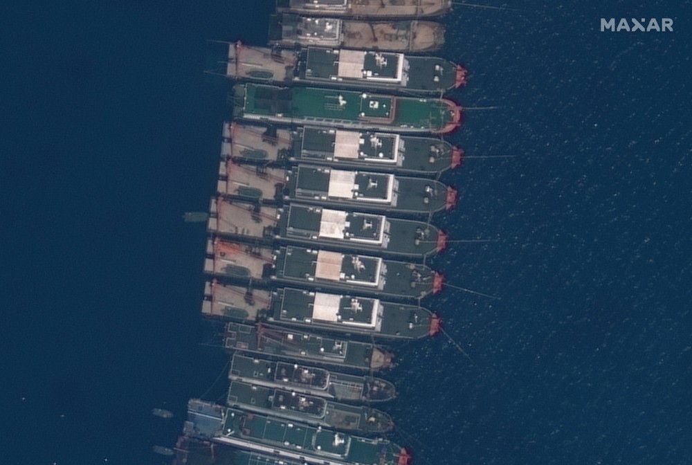 Tàu Trung Quốc tập kết ở Đá Ba Đầu: 'Khúc dạo đầu' của chiến thuật cắt lát salami mới trên Biển Đông?