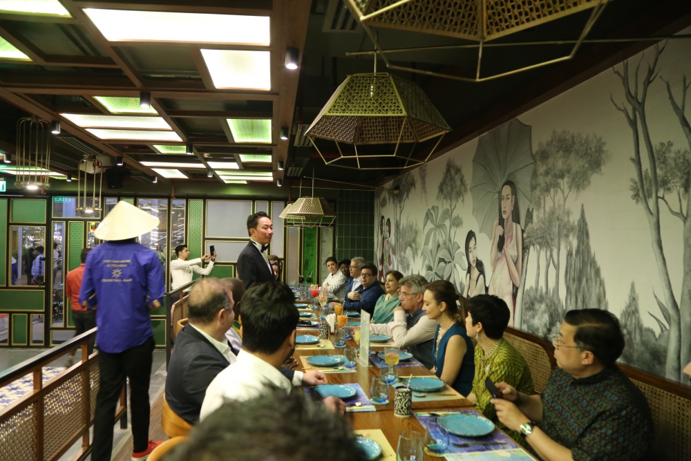 ra mat cau lac bo am thuc dai su delhi