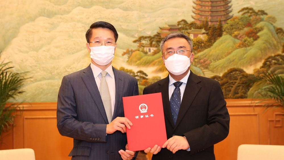 Tổng Lãnh sự nhận và kết thúc nhiệm vụ như thế nào?