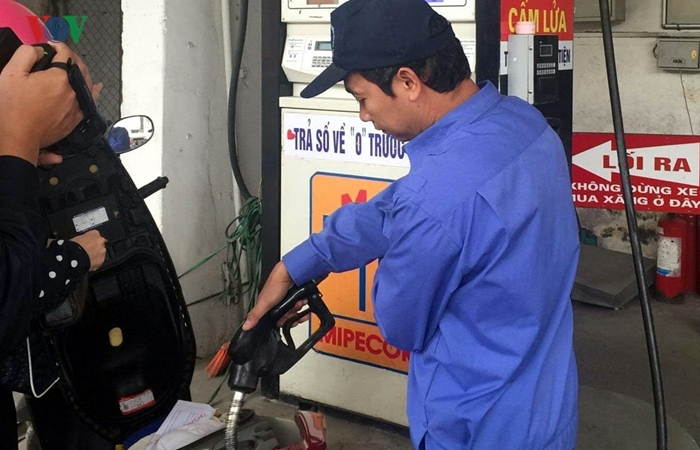 dong loat giam gia xang dau tu 15h chieu nay