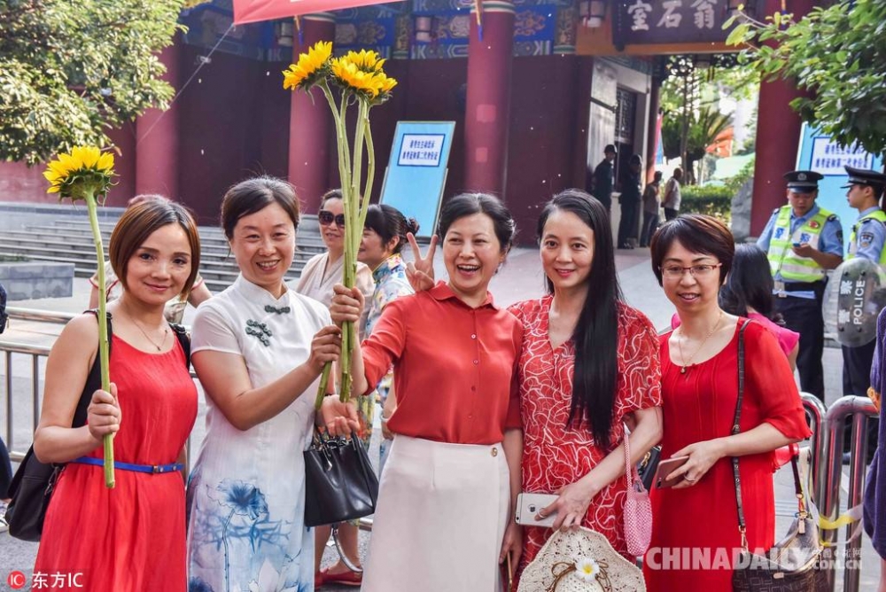 si tu trung quoc vao mua va van trang kieu me tin cua phu huynh trung quoc