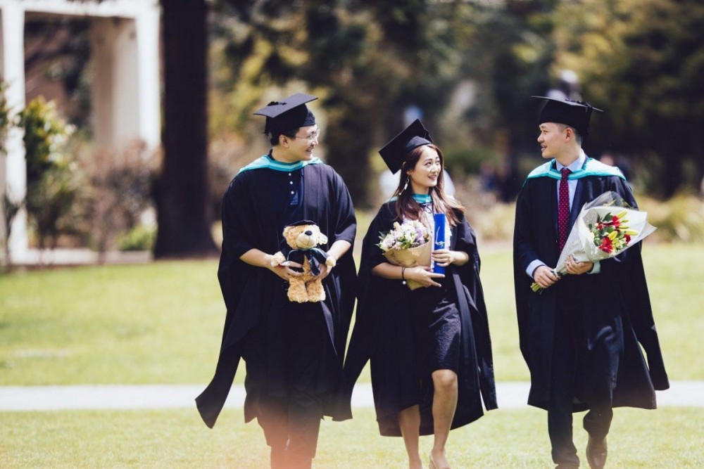 tranh tro thanh con tot trong chien tranh thuong mai sinh vien trung quoc chon hong kong du hoc