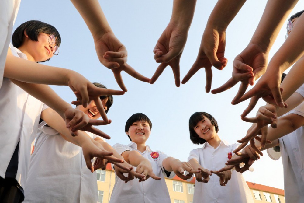 tranh tro thanh con tot trong chien tranh thuong mai sinh vien trung quoc chon hong kong du hoc