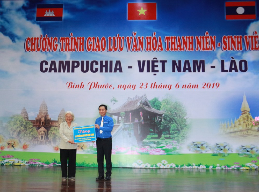 tham tinh huu nghi sinh vien campuchia viet nam lao