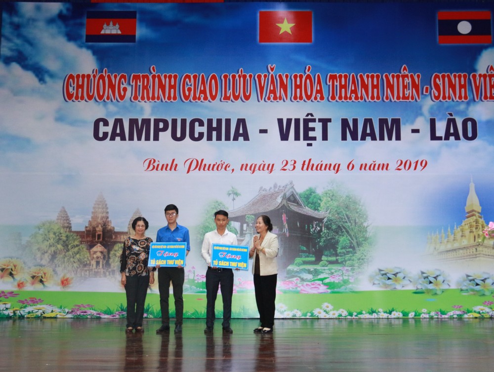 tham tinh huu nghi sinh vien campuchia viet nam lao