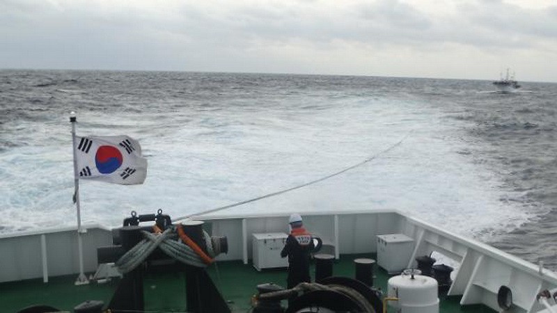 han quoc cuu ho thanh cong 17 thuy thu viet nam gap nan tren bien mot thuy thu bi mat tich