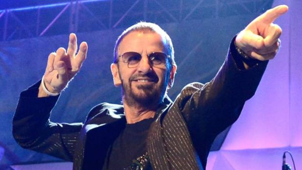 Thêm 2 huyền thoại âm nhạc được phong tước Hiệp sĩ Anh them 2 huyen thoai am nhac duoc phong tuoc hiep si anh