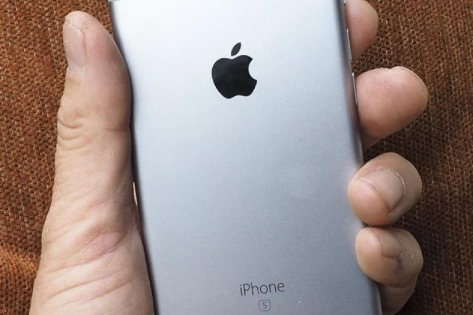 apple bi dieu tra hanh vi giam hieu nang cac iphone doi cu