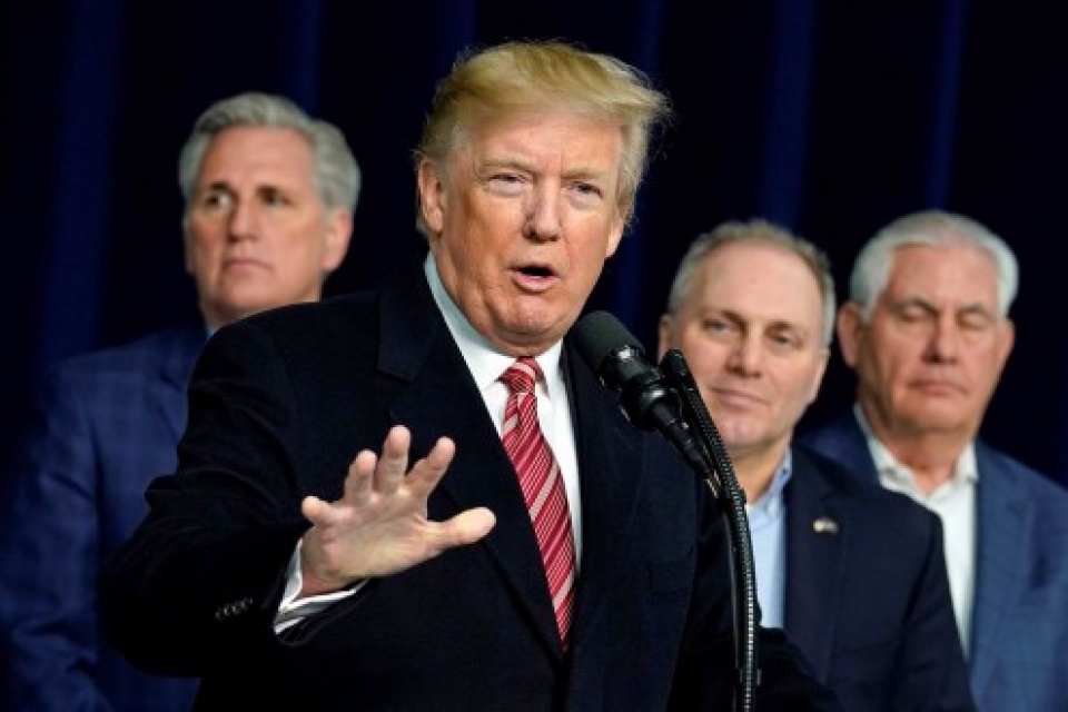 au va phai vien cac nuoc chau phi tai lhq yeu cau tong thong trump xin loi