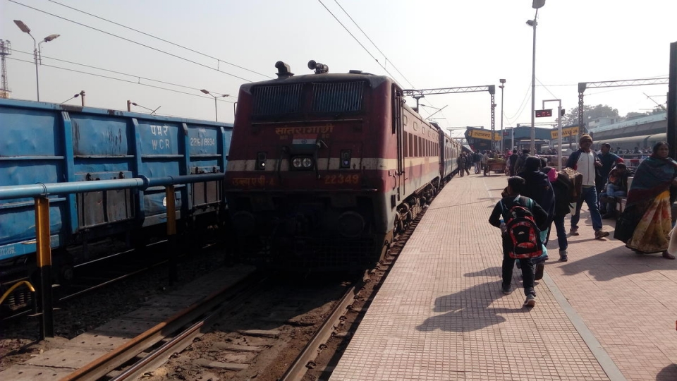 iran va an do hop tac trong linh vuc duong sat