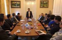 Đại sứ Việt Nam tại Hungary gặp mặt Ban Chấp hành Hội người Việt