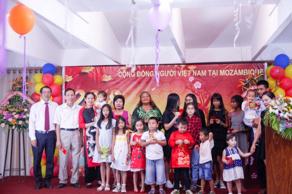 Cộng đồng người Việt tại Mozambique đón Xuân Mậu Tuất cong dong nguoi viet tai mozambique don xuan mau tuat