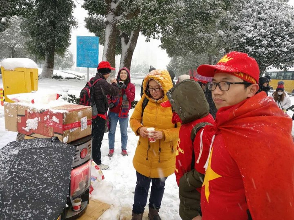 trung nguyen legend tiep nang luong cho u23 viet nam va nguoi ham mo