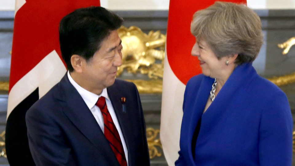 Thủ tướng Nhật thăm Anh, ủng hộ thỏa thuận Brexit của Thủ tướng May thu tuong nhat tham anh ung ho thoa thuan brexit cua thu tuong may