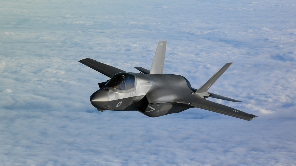 anh may bay chien dau f 35 toi tan nhat da san sang trung phat luc luong is tai syria va iraq