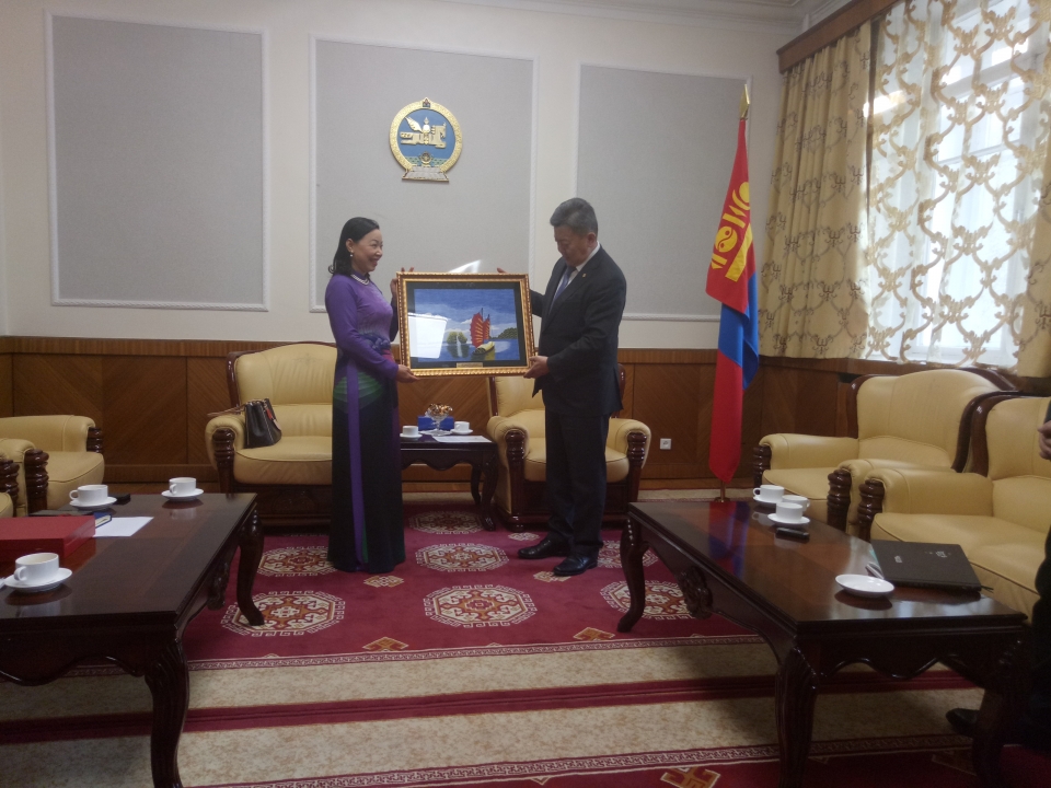 viet nam mong co tang cuong hop tac ve quoc phong