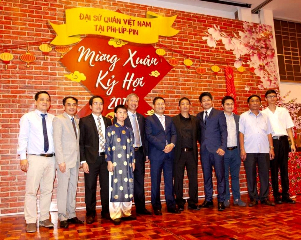 cong dong nguoi viet tai philippines doan vien am cung don tet