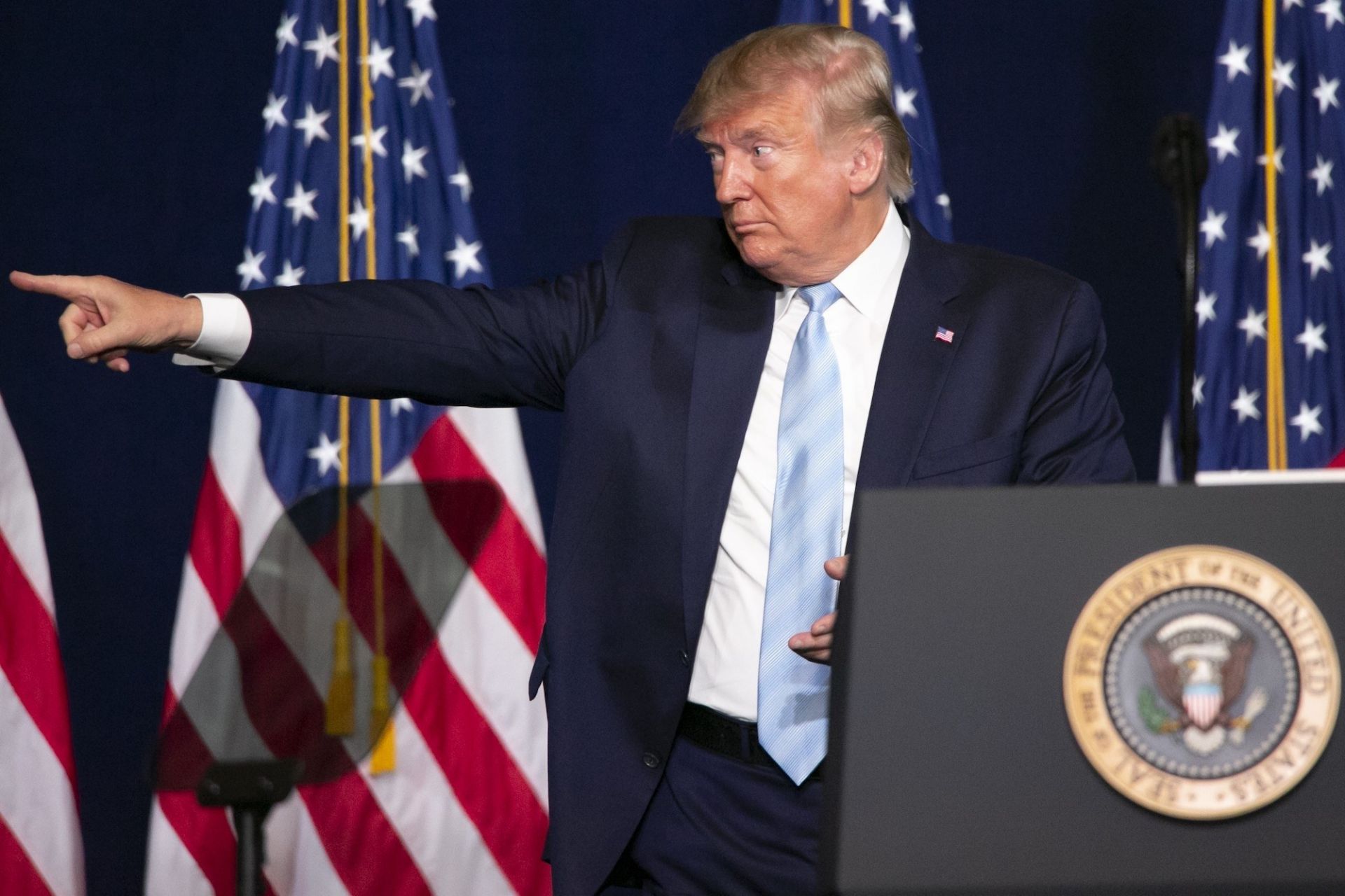 tong thong iraq keu goi sang suot ong trump doa trung phat