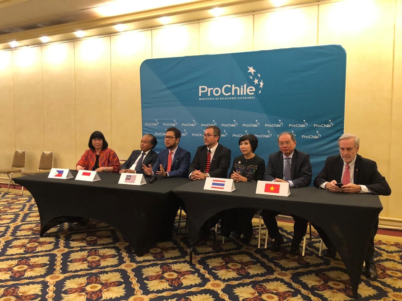 tuan asean tai vung los rios phia nam chile