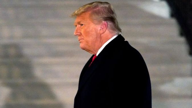 le nham chuc tong thong my thoi diem ra di cua ong trump pho tuong ngo y giup do ba harris 25000 ve binh duoc dieu dong