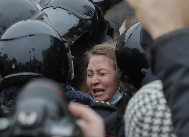 Biểu tình ủng hộ ông Navalny: Pháp lên án Nga, đảng lớn nhất EP ủng hộ trừng phạt Tổng thống Putin (CDE News)