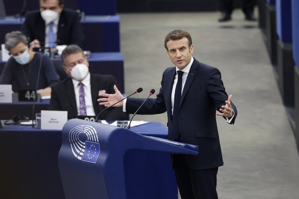 Đến Nghị viện châu Âu trình bày loạt ưu tiên trong nhiệm kỳ Chủ tịch EU, Tổng thống Pháp bị phản pháo... lạ. (Nguồn: AP)