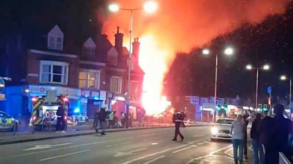 anh no lon tai leicester it nhat 4 nguoi thiet mang