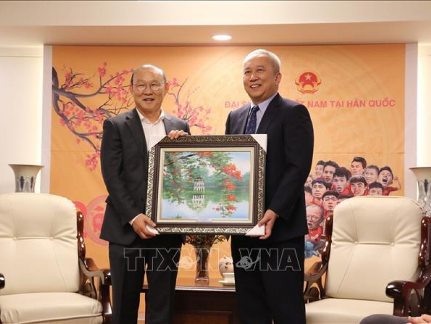 Giao lưu với "thầy Park" cùng 4 tuyển thủ tại Hàn Quốc