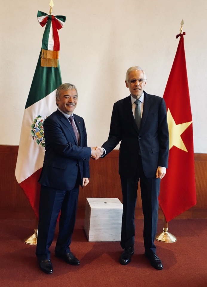 dai su nguyen hoai duong chao xa giao tan thu truong ngoai giao mexico