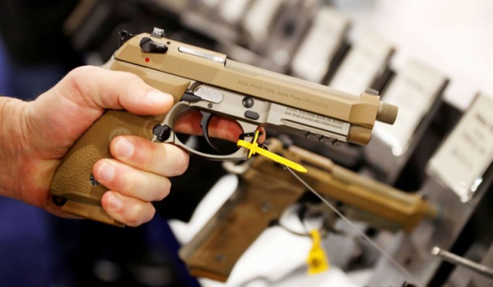 lan dau tien trong 14 the ky ha vien my thong qua du luat siet chat kiem soat mua ban sung dan