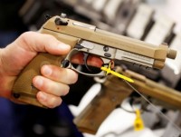 Lần đầu tiên trong 1/4 thế kỷ​, Hạ viện Mỹ thông qua dự luật siết chặt kiểm soát mua bán súng đạn