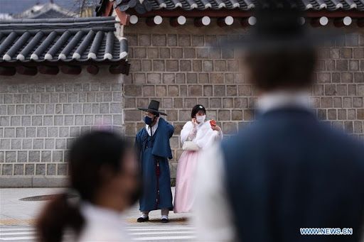 covid 19 han quoc them 334 ca nhiem benh so nguoi nhiem tren toan quoc len toi 1595 my se xem xet han che di lai