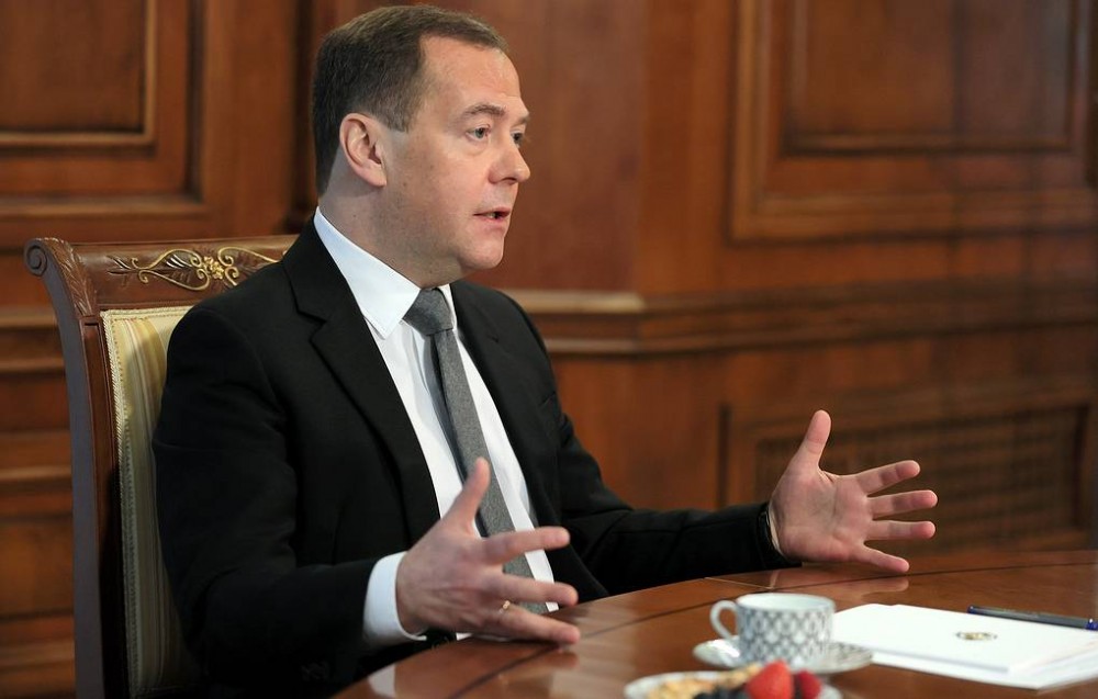 Cựu Tổng thống Nga: Tổng thống Mỹ hiện không có ý định bình thường hóa quan hệ, Moscow 'không thiết tha' trở lại G8 Cựu Tổng thống Nga: Tổng thống Mỹ hiện không có ý định bình thường hóa quan hệ, Moscow 'không thiết tha' trở lại G8