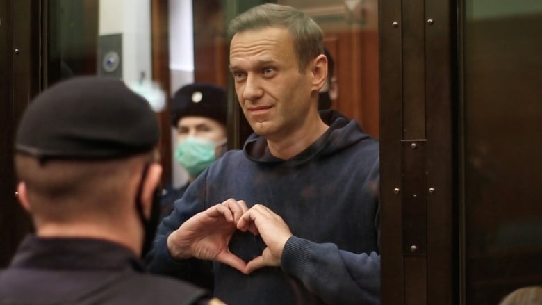 Vụ ông Navalny: Toà tuyên án tù giam, Mỹ-EU đòi thả người, Nga nói phương Tây không thực tế, cảnh cáo các sứ quán nước ngoài