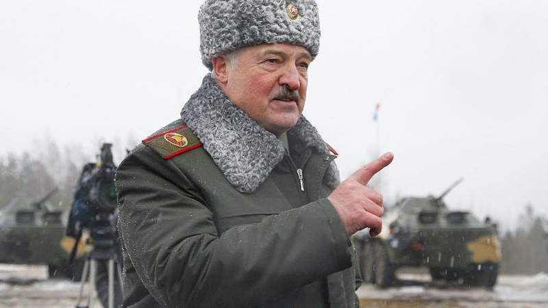 Belarus dọa triển khai vũ khí hạt nhân, ông Lukashenko nói về việc làm 'tổng thống mãi mãi'. (Nguồn: AP)