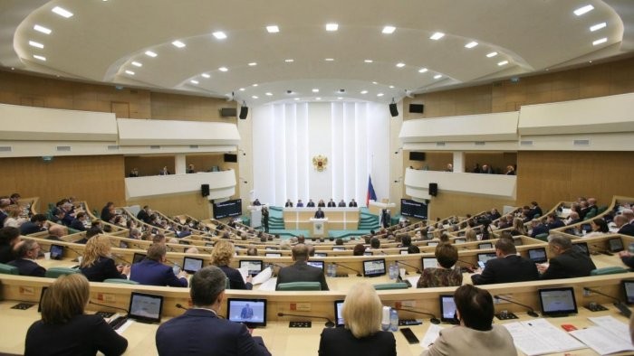 Thượng viện Nga 'thả cửa' cho Tổng thống Putin điều quân đến Đông Ukraine, nói không còn lựa chọn khác. (Nguồn: AFP)