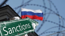 Xung đột Nga-Ukraine: Phương Tây đồng loạt ép 'đòn' tấn công Nga, Mỹ bỏ ngỏ trừng phạt ông Putin; Nga tuyên bố 'ăn miếng trả miếng'